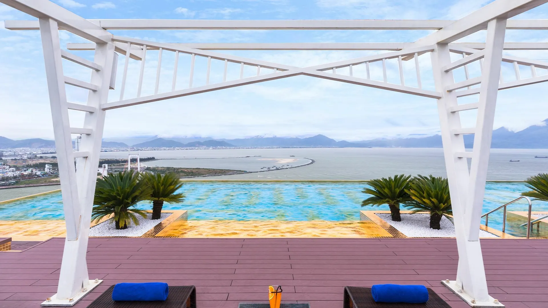 Citadines Blue Cove Danang Hotel 4*, Da Nang
